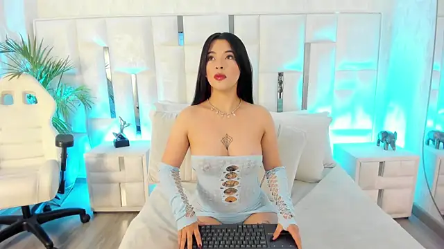 im nika  online show from 30, 10, 2025