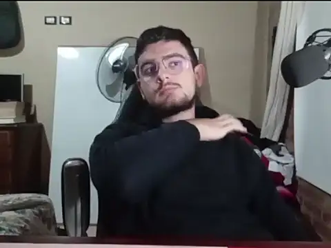 Snapshot of enzis3 chatting on 21, 4, 2026 enzis3 online show from 21, 4, 2026