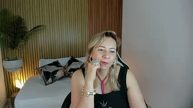 Snapshot of andre_soto_ chatting on 6, 1, 2025 andre soto online show from 6, 1, 2025