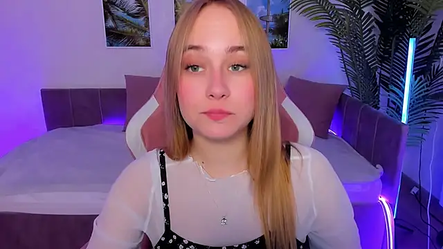 LianaBright online show from 6, 3, 2025