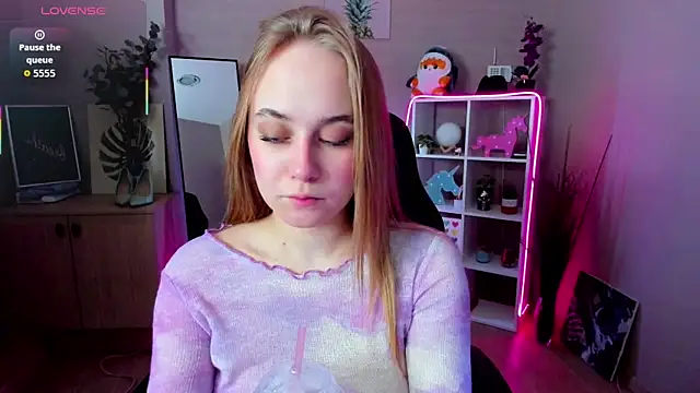 Snapshot of LianaBright chatting on 12, 2, 2026 LianaBright online show from 12, 2, 2026