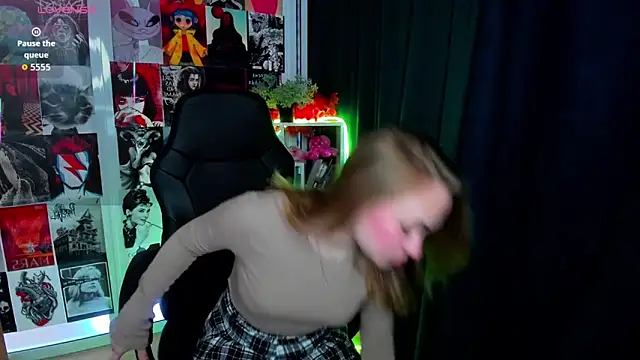 Snapshot of LianaBright chatting on 13, 2, 2026 LianaBright online show from 13, 2, 2026