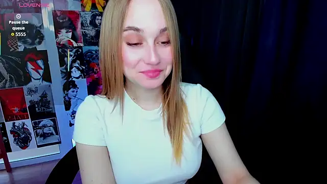 Snapshot of LianaBright chatting on 3, 4, 2026 LianaBright online show from 3, 4, 2026