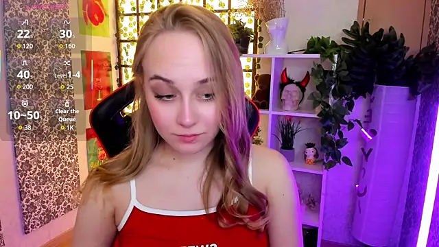 Snapshot of LianaBright chatting on 22, 4, 2026 LianaBright online show from 22, 4, 2026