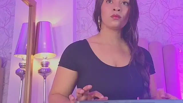 Snapshot of samanta_william chatting on 8, 11, 2025 samanta william online show from 8, 11, 2025