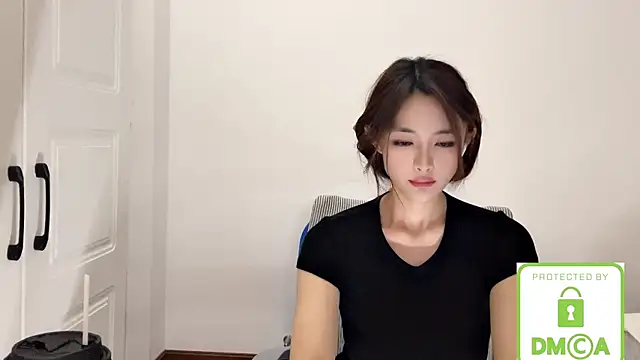 Snapshot of SarahYang chatting on 3, 8, 2026 SarahYang online show from 3, 8, 2026