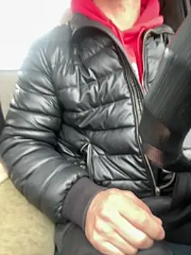 Snapshot of AlexGWoW chatting on 7, 4, 2026 AlexGWoW online show from 7, 4, 2026