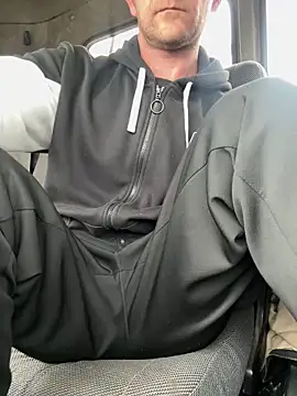 Snapshot of AlexGWoW chatting on 9, 4, 2026 AlexGWoW online show from 9, 4, 2026