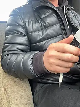 Snapshot of AlexGWoW chatting on 23, 4, 2026 AlexGWoW online show from 23, 4, 2026