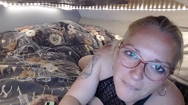 Snapshot of Doucelouve9 chatting on 18, 3, 2026 Doucelouve9 online show from 18, 3, 2026