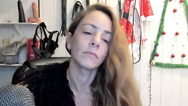 Snapshot of jessiburningheels chatting on 20, 12, 2025 jessiburningheels online show from 20, 12, 2025