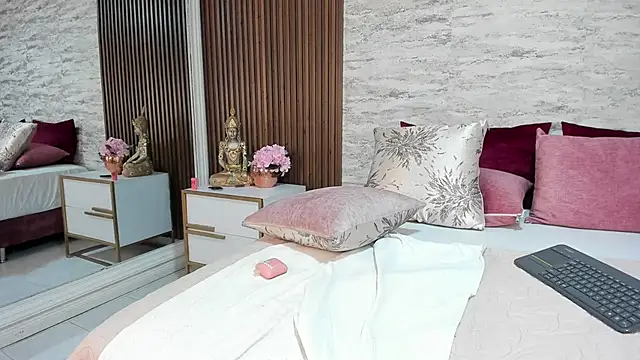 MadisonHunter2024 online show from 19, 1, 2025