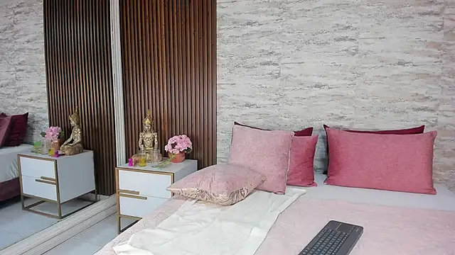 MadisonHunter2024 online show from 27, 1, 2025