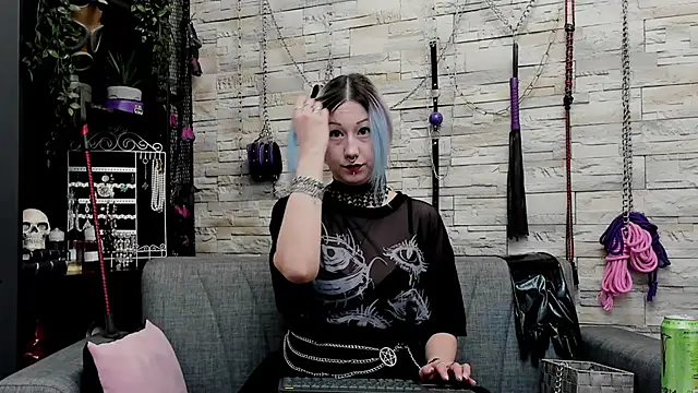 Snapshot of CruelMistress chatting on 17, 1, 2026 CruelMistress online show from 17, 1, 2026