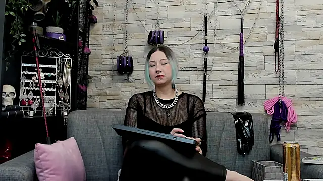 Snapshot of CruelMistress chatting on 15, 3, 2026 CruelMistress online show from 15, 3, 2026