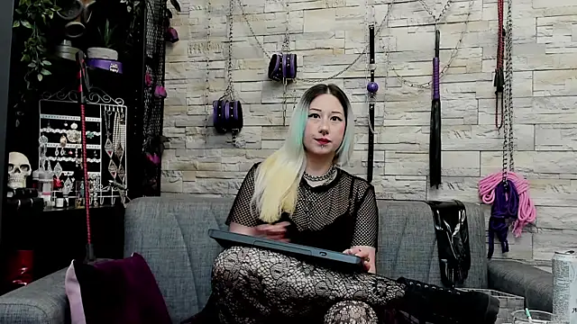 Snapshot of CruelMistress chatting on 29, 3, 2026 CruelMistress online show from 29, 3, 2026