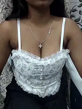 Snapshot of Ishaani_0 chatting on 16, 2, 2025 Ishaani 0 online show from 16, 2, 2025