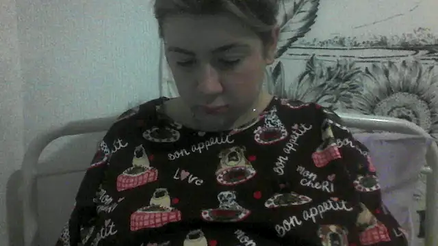 Snapshot of CamilaCherryX chatting on 14, 11, 2025 CamilaCherryX online show from 14, 11, 2025