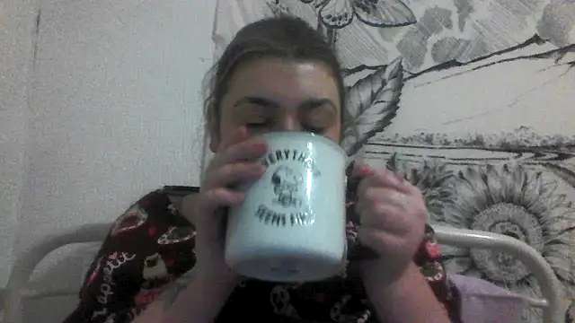 Snapshot of CamilaCherryX chatting on 15, 11, 2025 CamilaCherryX online show from 15, 11, 2025