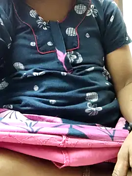 Snapshot of Tamilrojanew chatting on 7, 11, 2025 Tamilrojanew online show from 7, 11, 2025