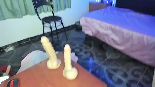 Snapshot of emily_sweet13 chatting on 2, 10, 2025 emily sweet13 online show from 2, 10, 2025