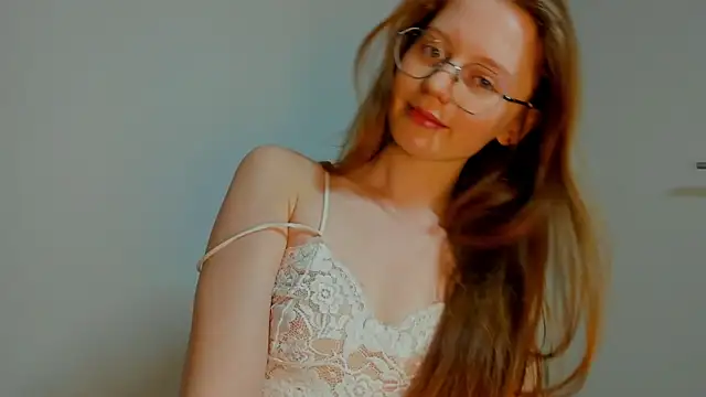 Snapshot of Fire_Luna chatting on 5, 2, 2025 Fire Luna online show from 5, 2, 2025