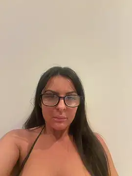 Snapshot of lenalux chatting on 14, 4, 2026 lenalux online show from 14, 4, 2026