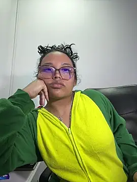 Snapshot of angela_angels_ chatting on 2, 10, 2025 angela angels online show from 2, 10, 2025