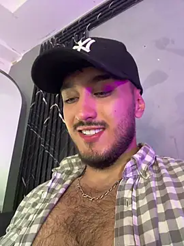 Snapshot of Zionmattis chatting on 24, 4, 2026 Zionmattis online show from 24, 4, 2026