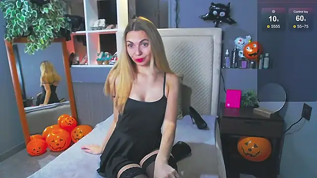 Snapshot of KiraNikson chatting on 3, 11, 2025 KiraNikson online show from 3, 11, 2025