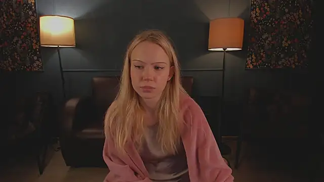 Snapshot of AnnAbbey chatting on 7, 7, 2026 AnnAbbey online show from 7, 7, 2026