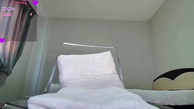 kyliejo18 online show from 8, 1, 2025