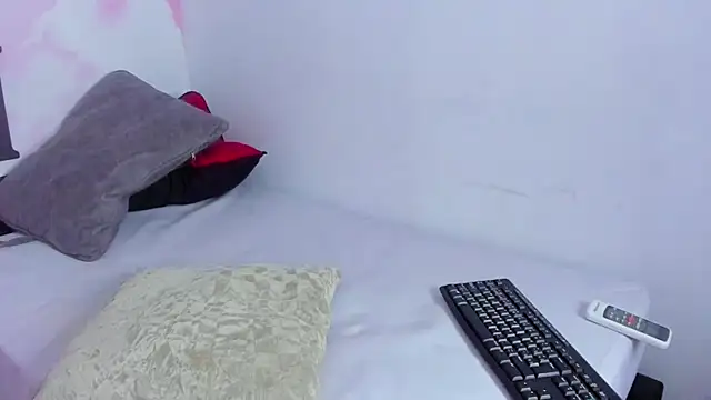 Snapshot of carolayrosse chatting on 4, 2, 2025 carolayrosse online show from 4, 2, 2025