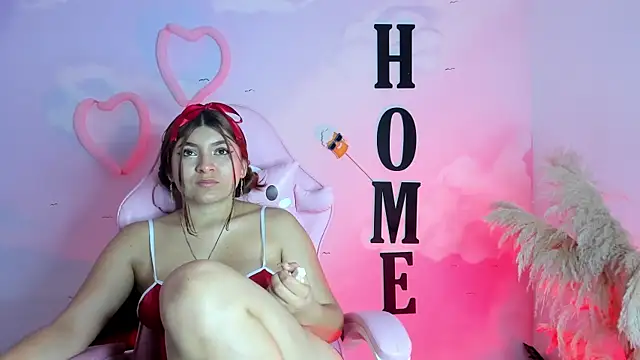 Snapshot of carolayrosse chatting on 12, 2, 2025 carolayrosse online show from 12, 2, 2025