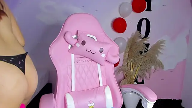 Snapshot of carolayrosse chatting on 19, 2, 2025 carolayrosse online show from 19, 2, 2025