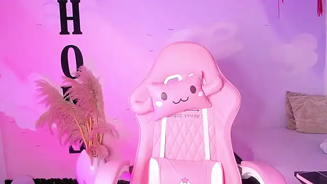 Snapshot of carolayrosse chatting on 22, 2, 2025 carolayrosse online show from 22, 2, 2025