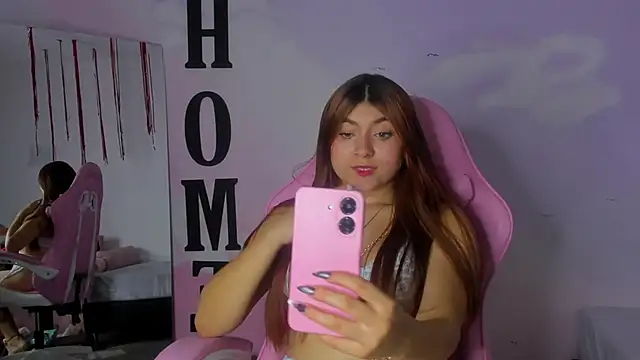 Snapshot of carolayrosse chatting on 3, 3, 2025 carolayrosse online show from 3, 3, 2025