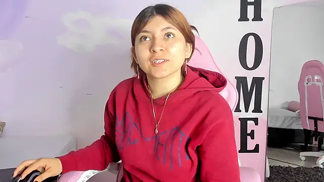 Snapshot of carolayrosse chatting on 18, 3, 2025 carolayrosse online show from 18, 3, 2025