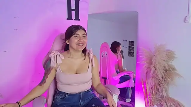 Snapshot of carolayrosse chatting on 23, 9, 2025 carolayrosse online show from 23, 9, 2025