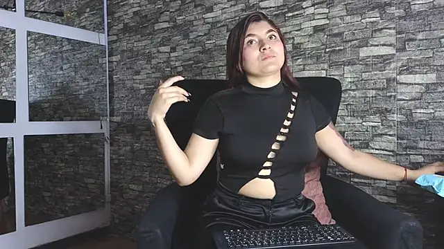 Snapshot of carolayrosse chatting on 12, 10, 2025 carolayrosse online show from 12, 10, 2025