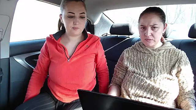 Snapshot of Amy--Samy chatting on 4, 3, 2025 Amy--Samy online show from 4, 3, 2025
