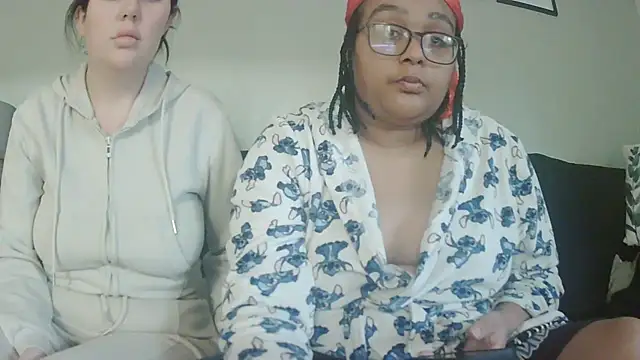 Snapshot of vanilla_chocolate23 chatting on 17, 12, 2025 vanilla chocolate23 online show from 17, 12, 2025