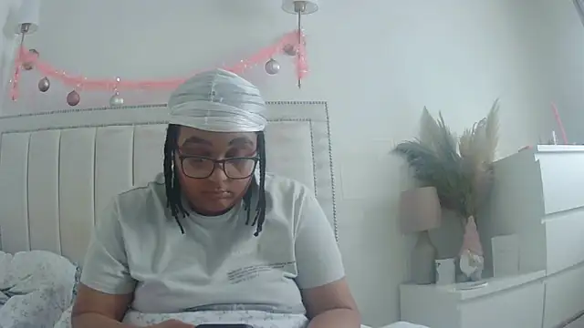 Snapshot of vanilla_chocolate23 chatting on 21, 12, 2025 vanilla chocolate23 online show from 21, 12, 2025