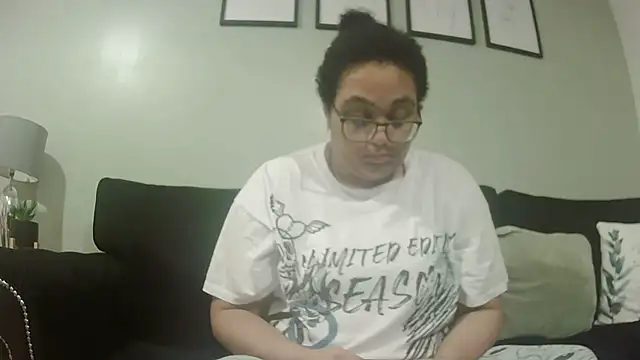 Snapshot of vanilla_chocolate23 chatting on 8, 1, 2026 vanilla chocolate23 online show from 8, 1, 2026