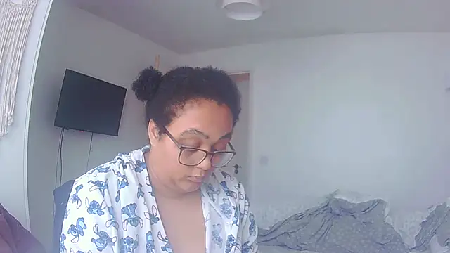 Snapshot of vanilla_chocolate23 chatting on 12, 2, 2026 vanilla chocolate23 online show from 12, 2, 2026