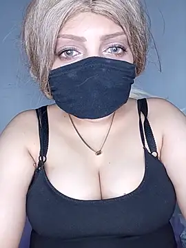 Snapshot of Loolly chatting on 23, 6, 2026 Loolly online show from 23, 6, 2026