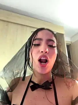 Snapshot of IamSteph13 chatting on 1, 12, 2025 IamSteph13 online show from 1, 12, 2025