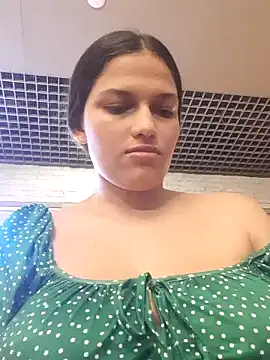 Snapshot of girl_milk1 chatting on 13, 12, 2024 girl milk1 online show from 13, 12, 2024