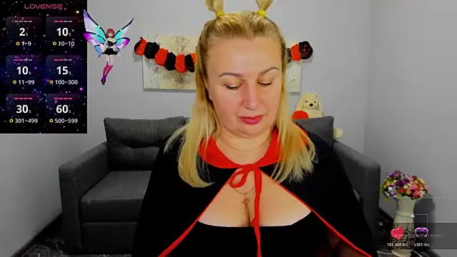 Lili Crossi online show from 31, 10, 2025