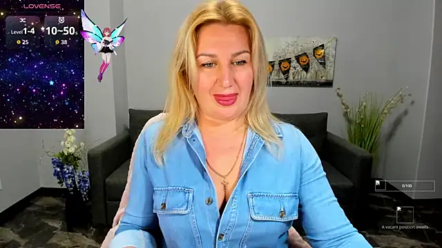 Lili Crossi online show from 2, 11, 2025